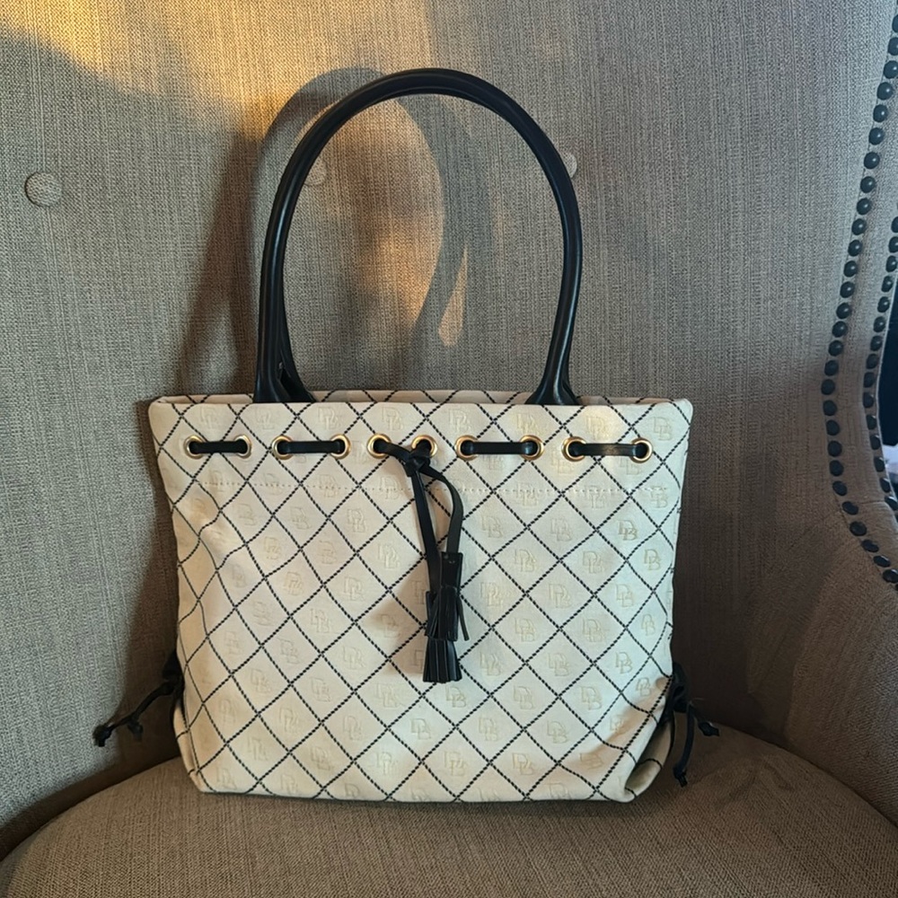 Dooney & Bourke tote